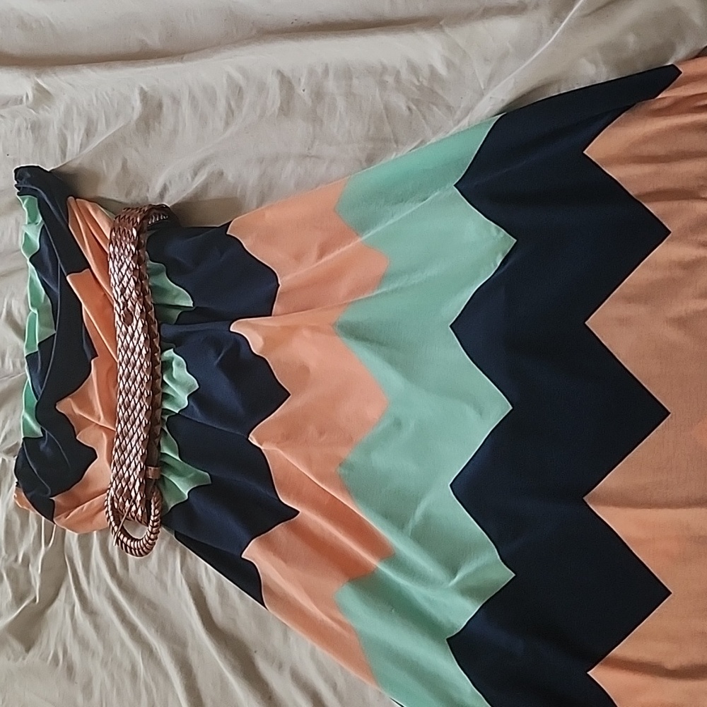 Justify dress
